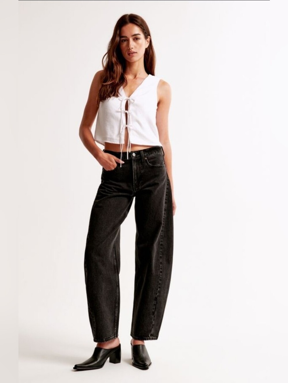 Abercrombie & Fitch Mid-Rise Barrel Jeans